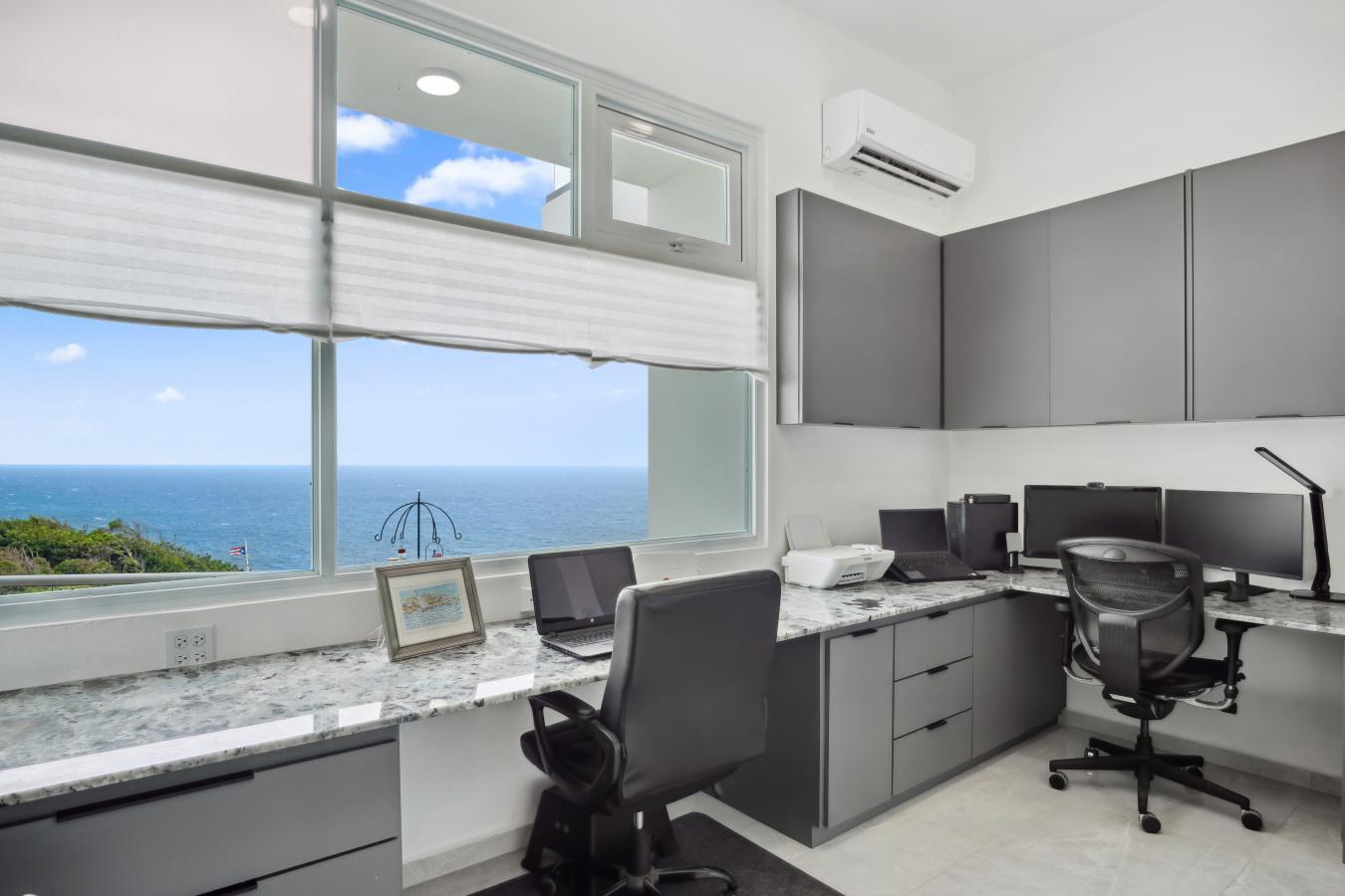 Quebradillas, 00678, Puerto Rico, 5 Bedrooms Bedrooms, ,6 BathroomsBathrooms,Residential,For Sale,1871722