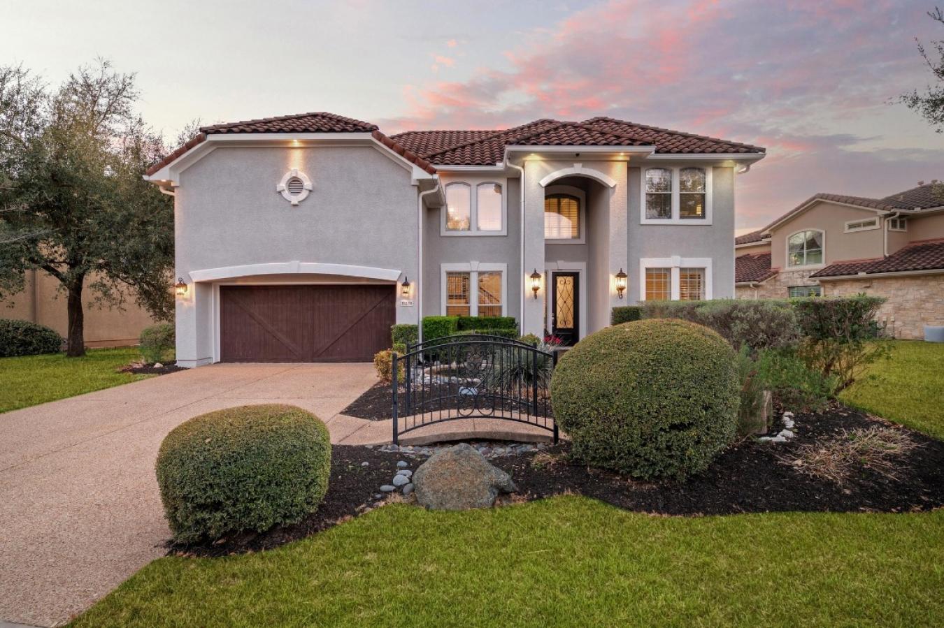 Austin, Texas, 78732, United States, 4 Bedrooms Bedrooms, ,3 BathroomsBathrooms,Residential,For Sale,1871721