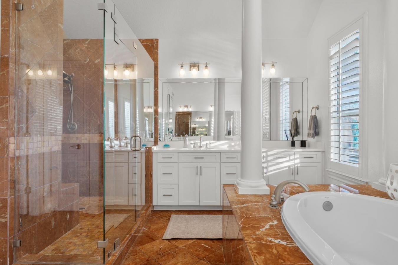 Austin, Texas, 78732, United States, 4 Bedrooms Bedrooms, ,3 BathroomsBathrooms,Residential,For Sale,1871721