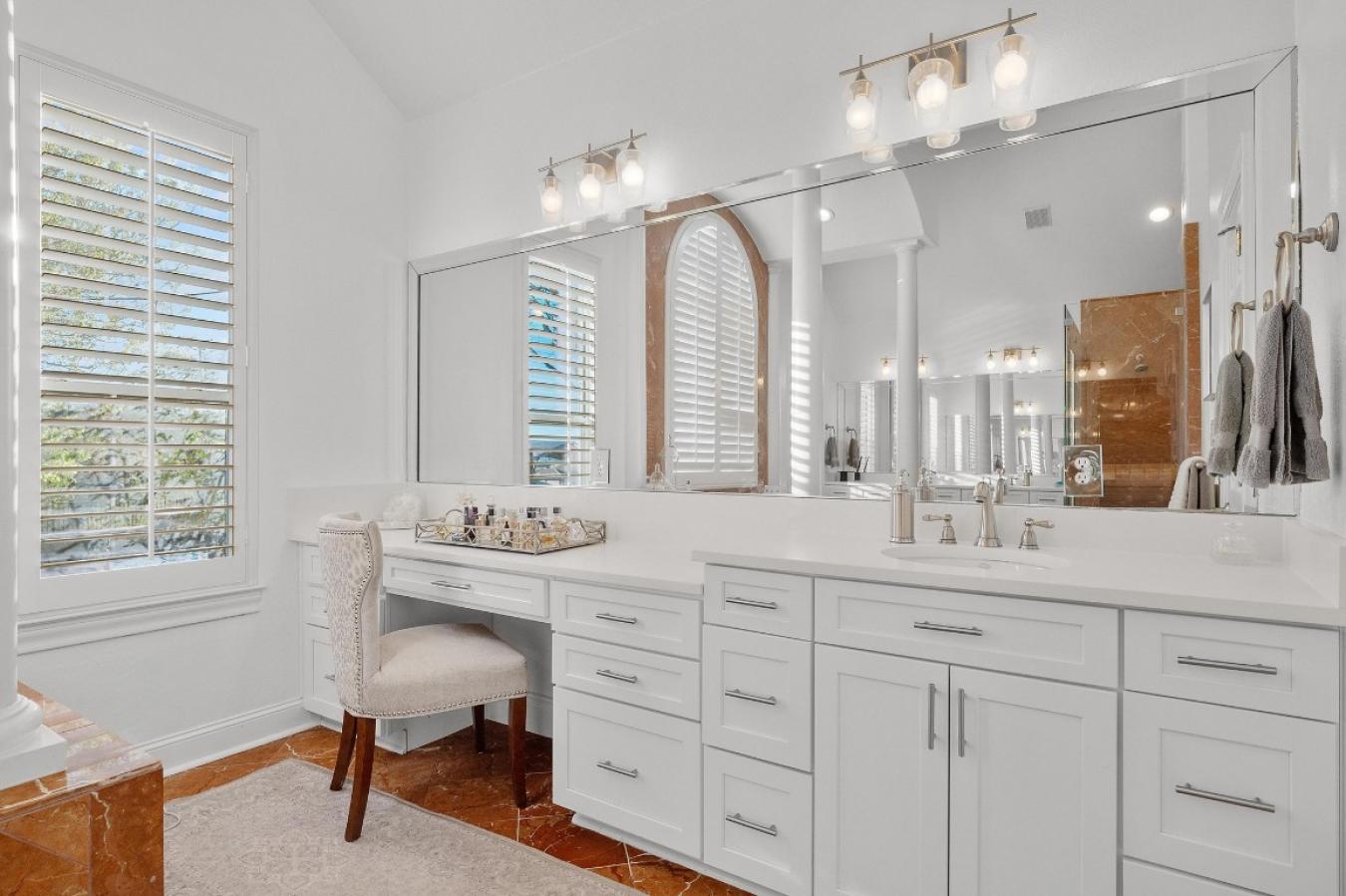 Austin, Texas, 78732, United States, 4 Bedrooms Bedrooms, ,3 BathroomsBathrooms,Residential,For Sale,1871721