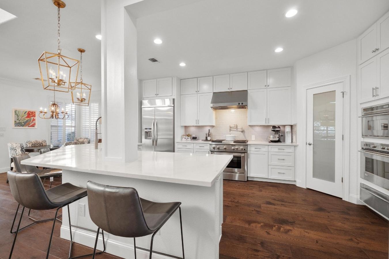 Austin, Texas, 78732, United States, 4 Bedrooms Bedrooms, ,3 BathroomsBathrooms,Residential,For Sale,1871721