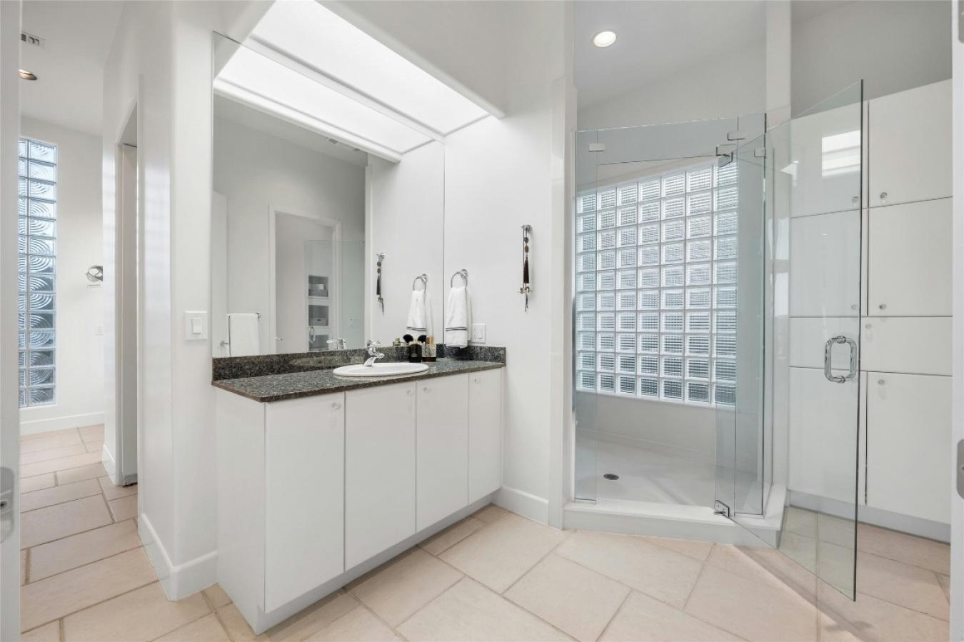 Spicewood, Texas, 78669, United States, 4 Bedrooms Bedrooms, ,3 BathroomsBathrooms,Residential,For Sale,1871720