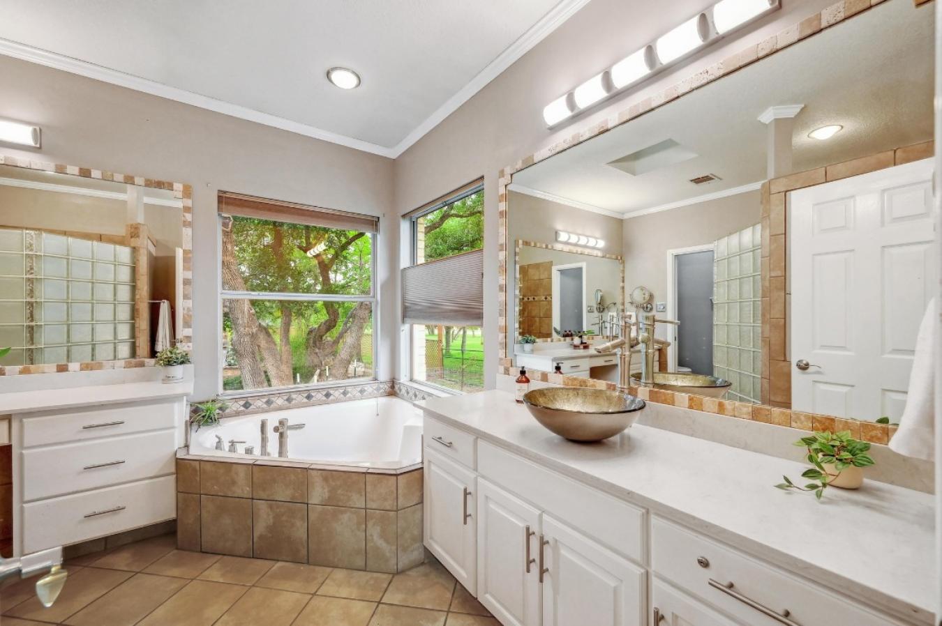Buda, Texas, 78610, United States, 5 Bedrooms Bedrooms, ,4 BathroomsBathrooms,Residential,For Sale,1871718