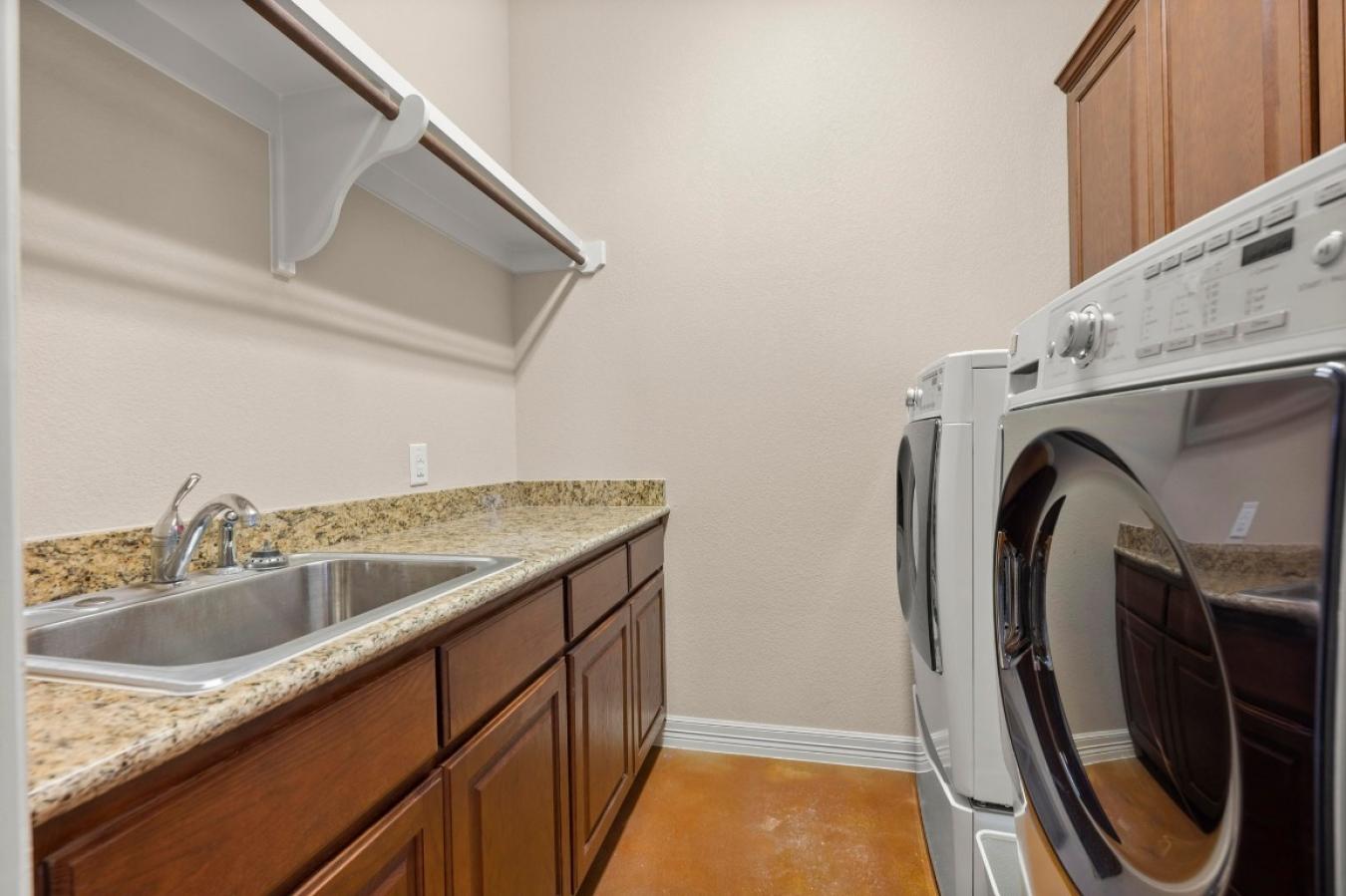 Marble Falls, Texas, 78654, United States, 4 Bedrooms Bedrooms, ,2 BathroomsBathrooms,Residential,For Sale,1871717