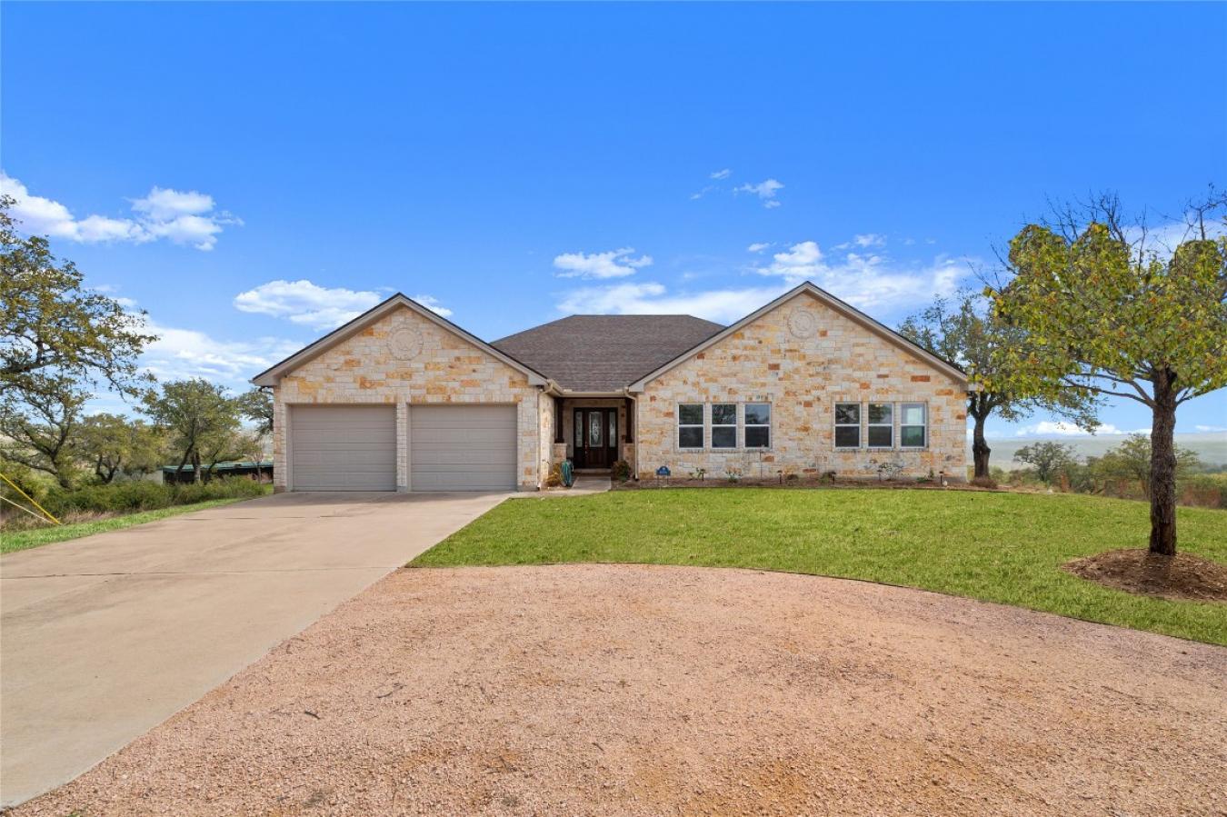 Marble Falls, Texas, 78654, United States, 4 Bedrooms Bedrooms, ,2 BathroomsBathrooms,Residential,For Sale,1871717