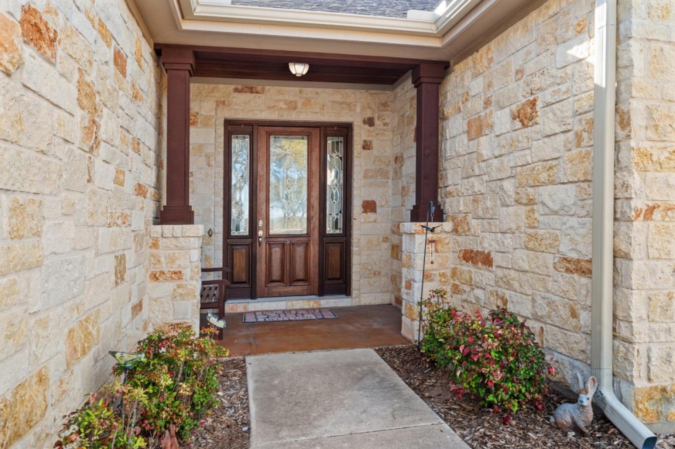 Marble Falls, Texas, 78654, United States, 4 Bedrooms Bedrooms, ,2 BathroomsBathrooms,Residential,For Sale,1871717