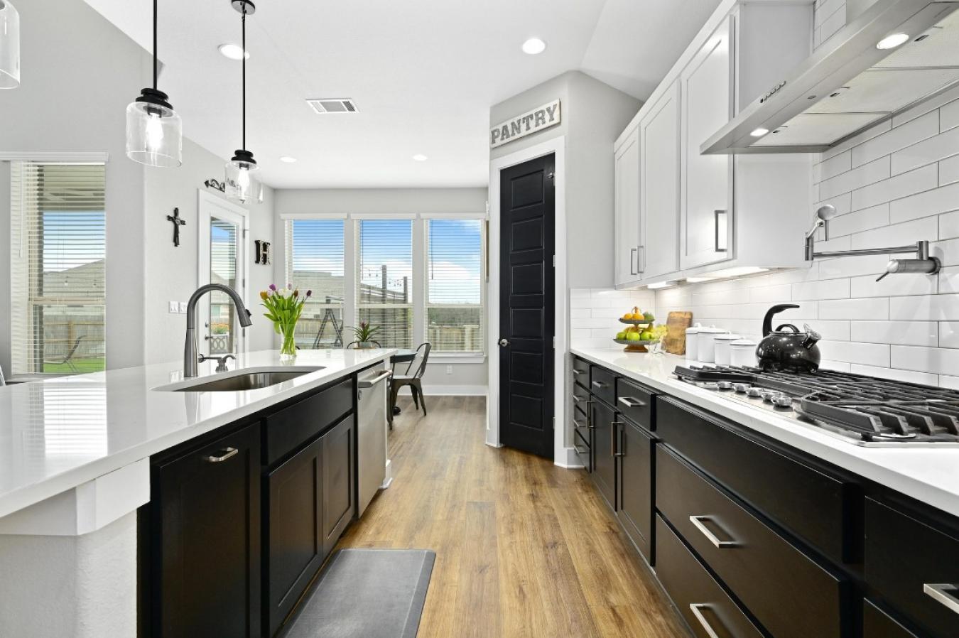 Liberty Hill, Texas, 78642, United States, 6 Bedrooms Bedrooms, ,4 BathroomsBathrooms,Residential,For Sale,1871716