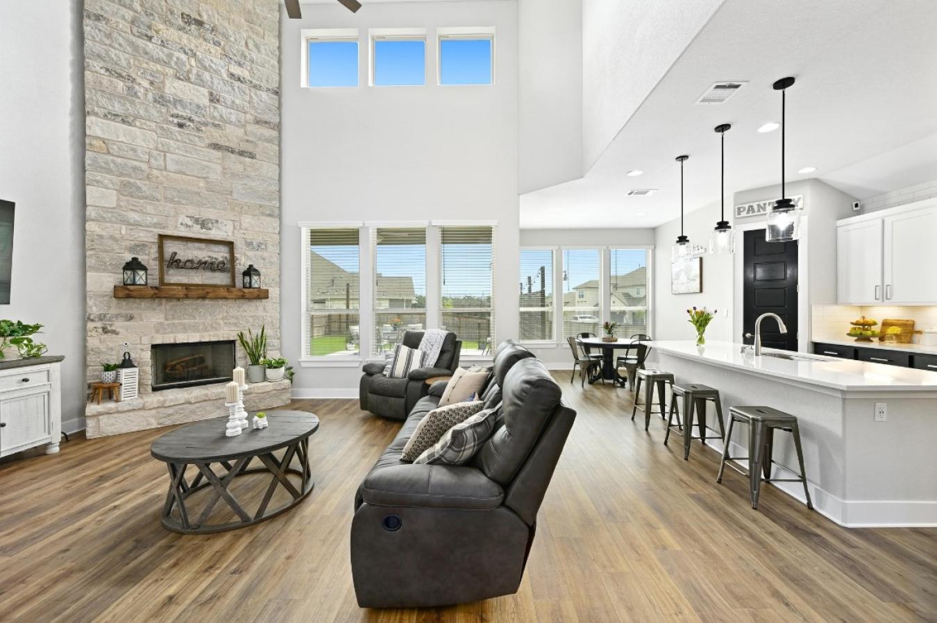 Liberty Hill, Texas, 78642, United States, 6 Bedrooms Bedrooms, ,4 BathroomsBathrooms,Residential,For Sale,1871716