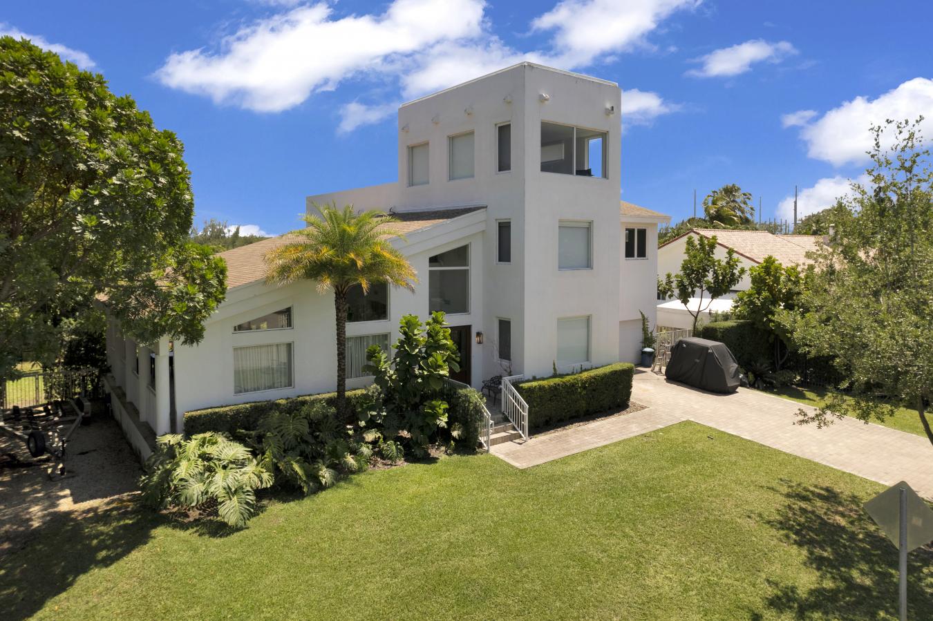 Coral Gables, Florida, 33158, United States, 5 Bedrooms Bedrooms, ,5 BathroomsBathrooms,Residential,For Sale,1868009