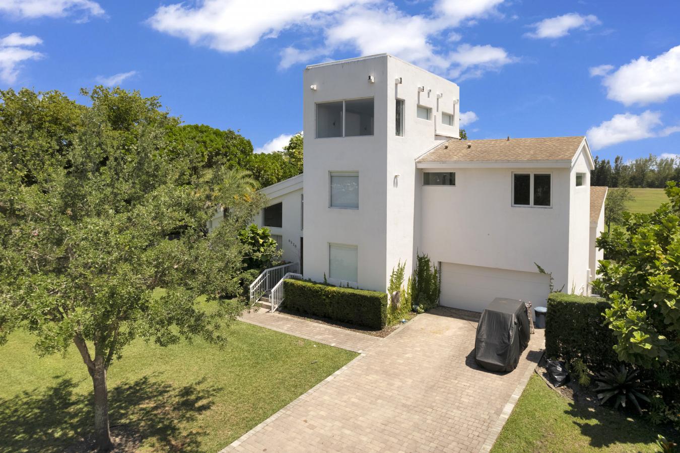 Coral Gables, Florida, 33158, United States, 5 Bedrooms Bedrooms, ,5 BathroomsBathrooms,Residential,For Sale,1868009