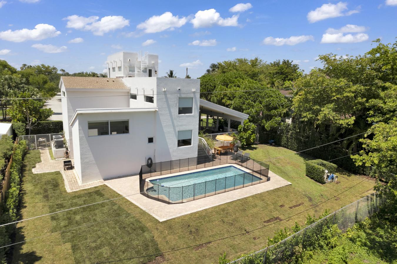 Coral Gables, Florida, 33158, United States, 5 Bedrooms Bedrooms, ,5 BathroomsBathrooms,Residential,For Sale,1868009