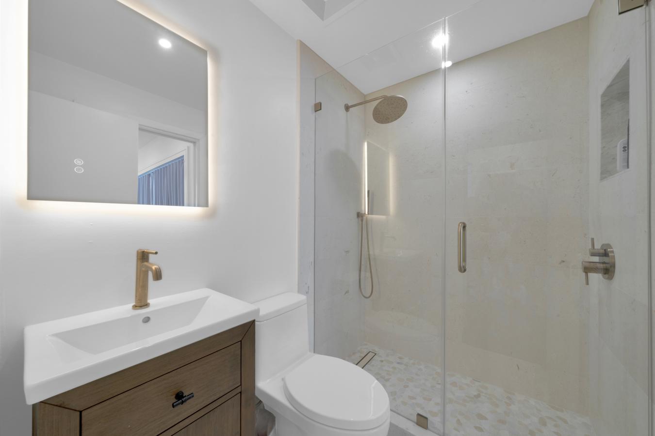 Coral Gables, Florida, 33158, United States, 5 Bedrooms Bedrooms, ,5 BathroomsBathrooms,Residential,For Sale,1868009