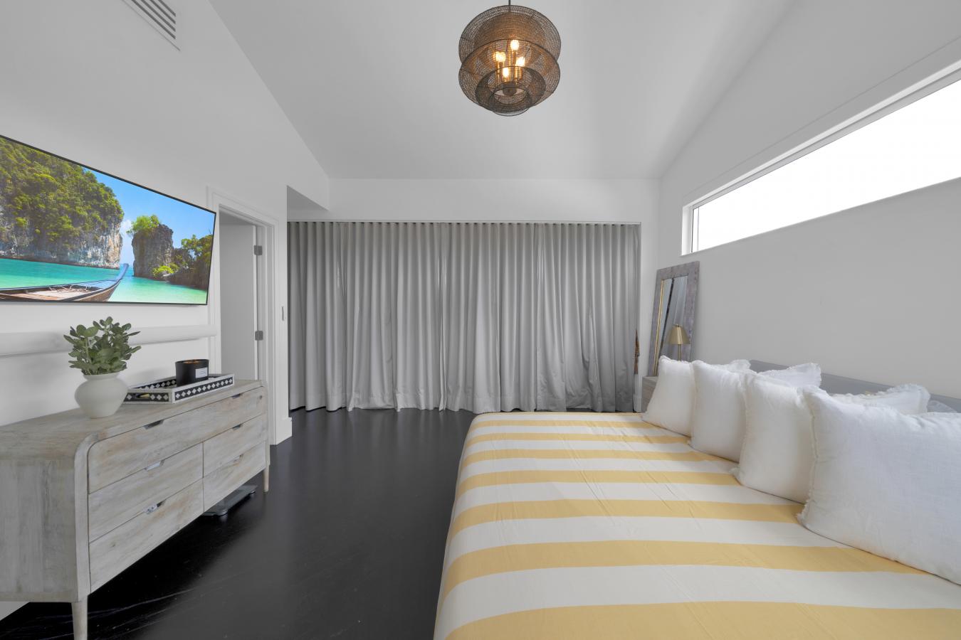 Coral Gables, Florida, 33158, United States, 5 Bedrooms Bedrooms, ,5 BathroomsBathrooms,Residential,For Sale,1868009