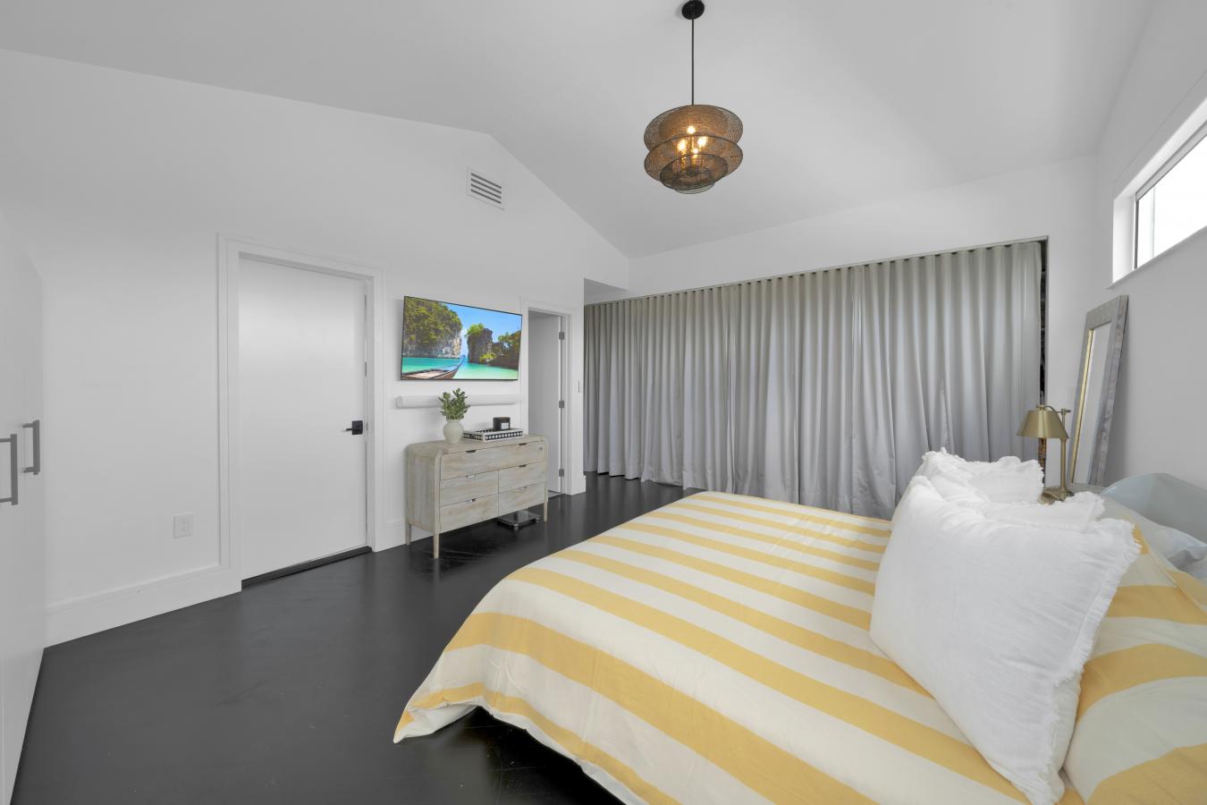 Coral Gables, Florida, 33158, United States, 5 Bedrooms Bedrooms, ,5 BathroomsBathrooms,Residential,For Sale,1868009