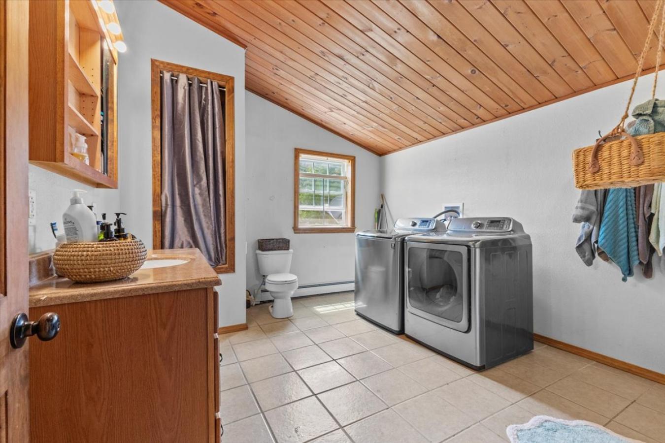 Schroon Lake, Essex, 12870, United States, ,Residential,For Sale,1871711