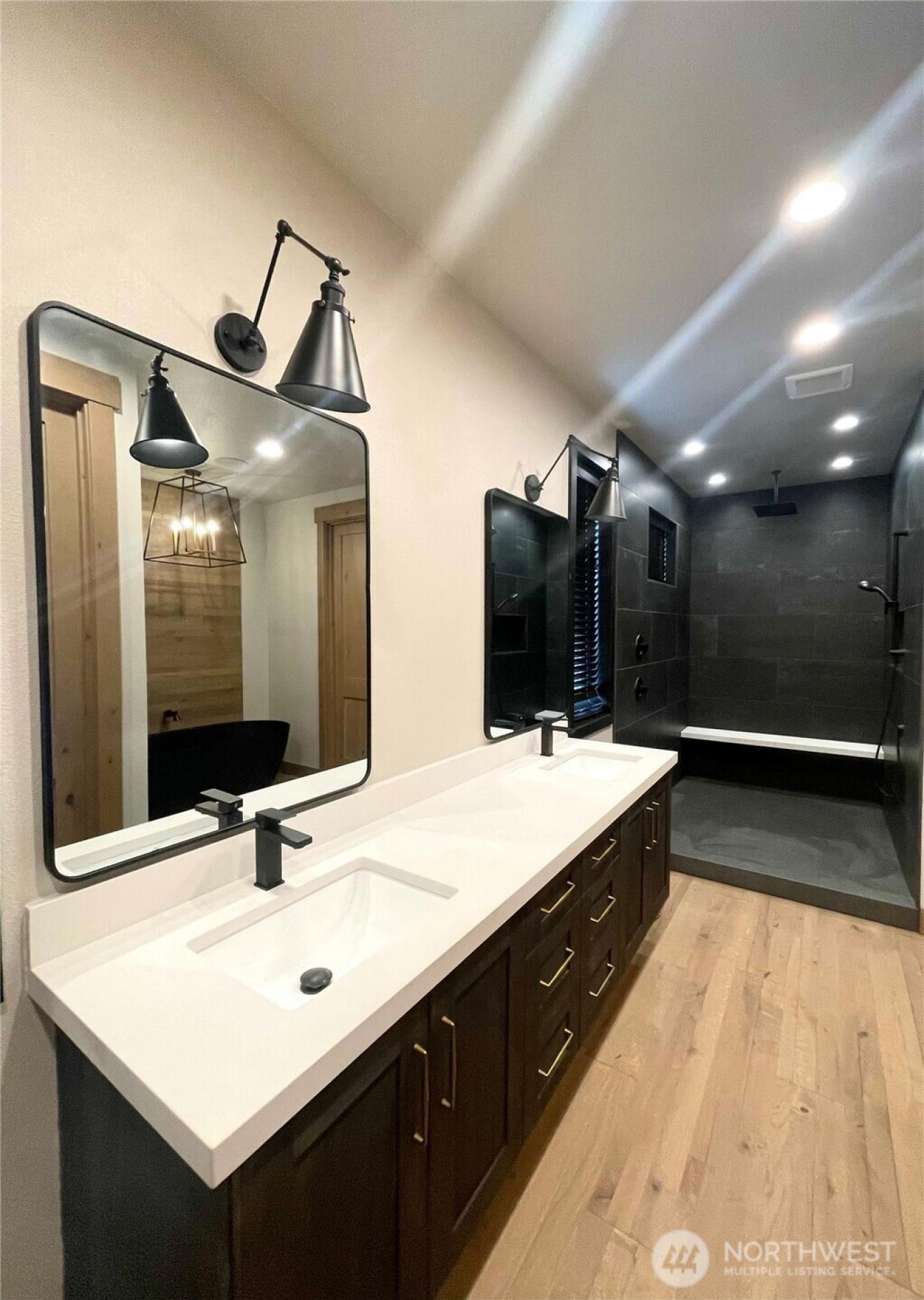 Issaquah, Washington, 98029, United States, 3 Bedrooms Bedrooms, ,3 BathroomsBathrooms,Residential,For Sale,1871710