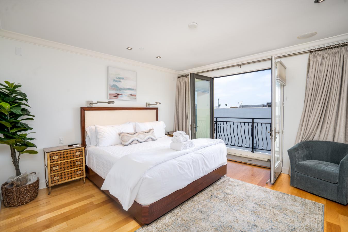 La Jolla, San Diego, 92037, United States, 3 Bedrooms Bedrooms, ,3 BathroomsBathrooms,Residential,For Sale,1868985