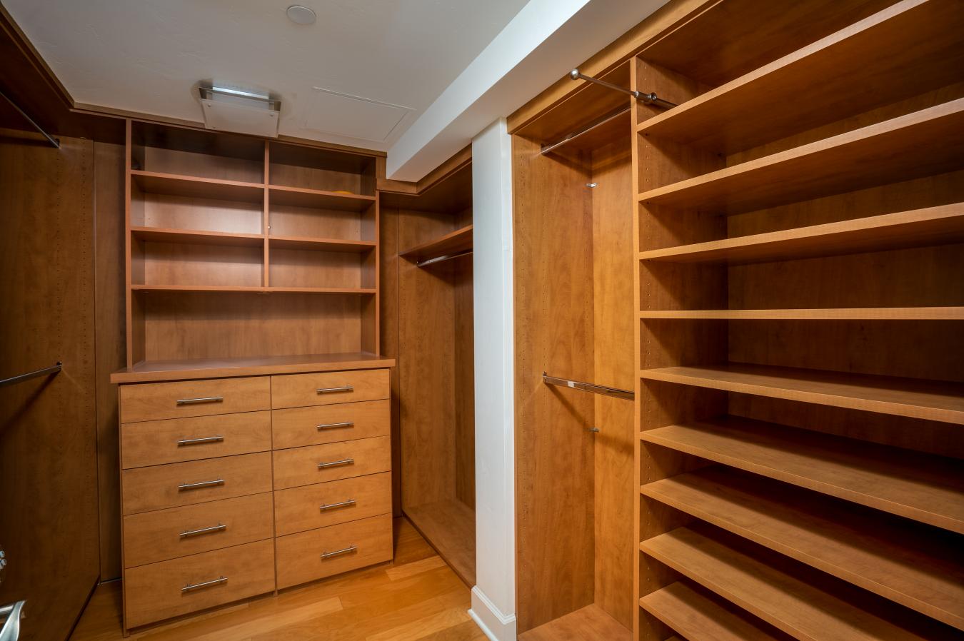 La Jolla, San Diego, 92037, United States, 3 Bedrooms Bedrooms, ,3 BathroomsBathrooms,Residential,For Sale,1868985