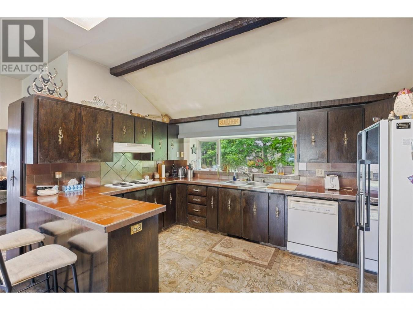 North Shuswap, BC, V0E1M5, Canada, 5 Bedrooms Bedrooms, ,Residential,For Sale,1871707