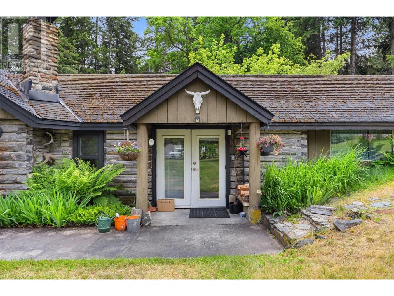 North Shuswap, BC, V0E1M5, Canada, 5 Bedrooms Bedrooms, ,Residential,For Sale,1871707