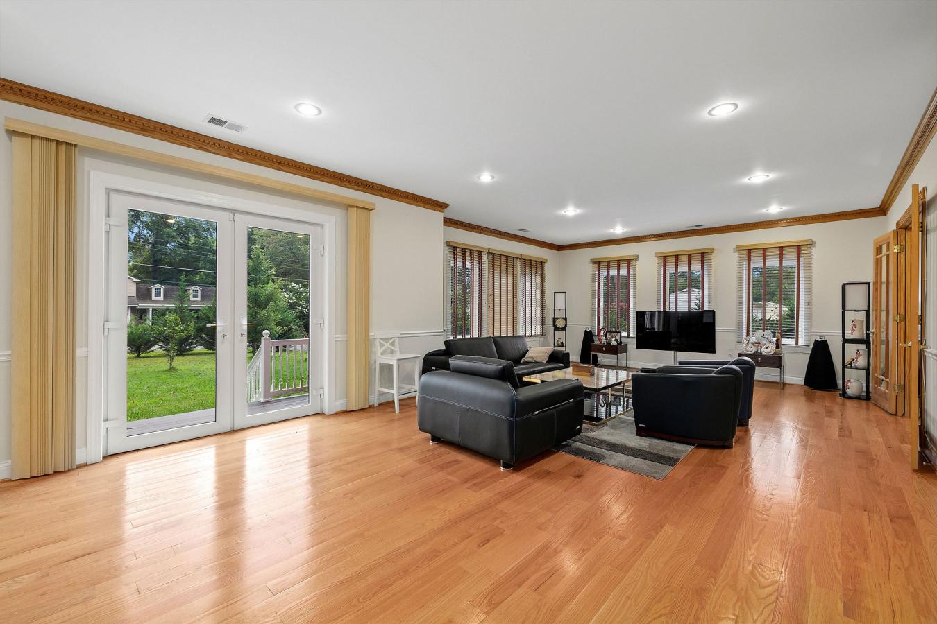 Annandale, Fairfax County, 22003, United States, 10 Bedrooms Bedrooms, ,6 BathroomsBathrooms,Residential,For Sale,1871886