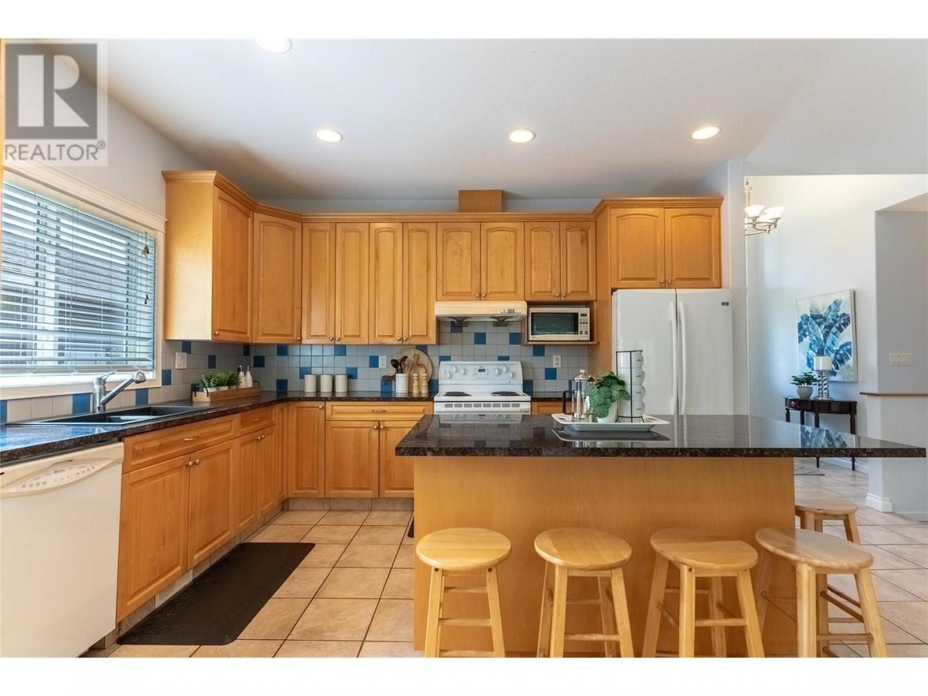 Kamloops, BC, V2B8M4, Canada, 5 Bedrooms Bedrooms, ,Residential,For Sale,1871884