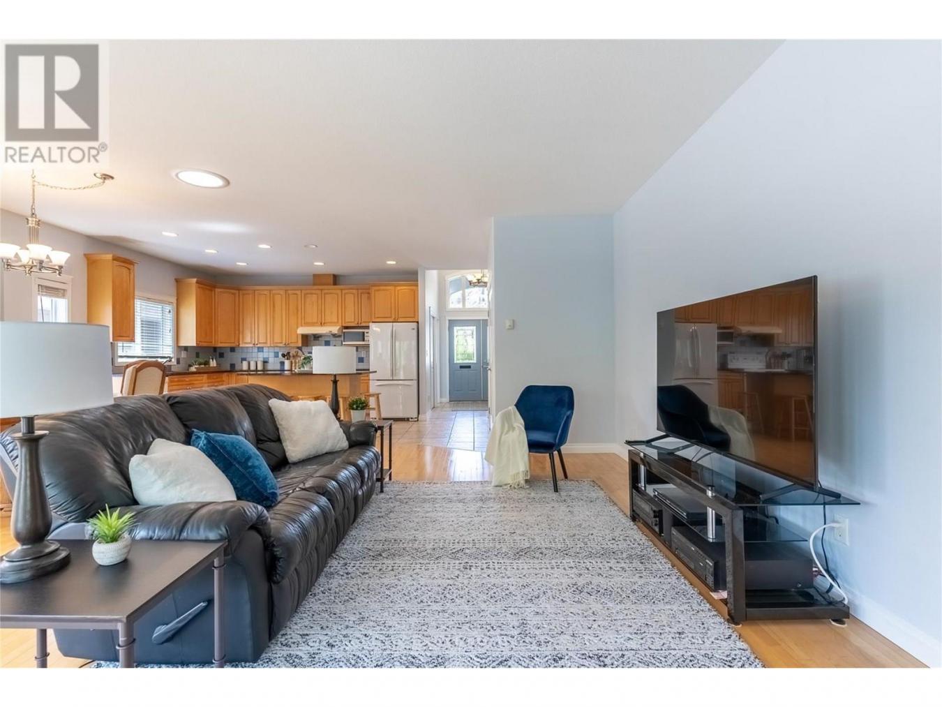 Kamloops, BC, V2B8M4, Canada, 5 Bedrooms Bedrooms, ,Residential,For Sale,1871884