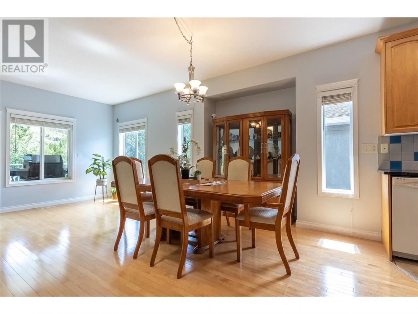 Kamloops, BC, V2B8M4, Canada, 5 Bedrooms Bedrooms, ,Residential,For Sale,1871884