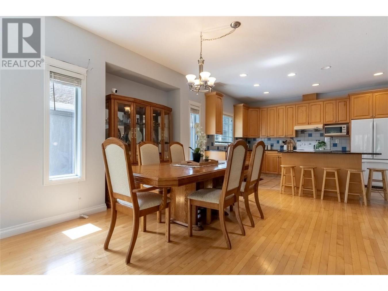Kamloops, BC, V2B8M4, Canada, 5 Bedrooms Bedrooms, ,Residential,For Sale,1871884