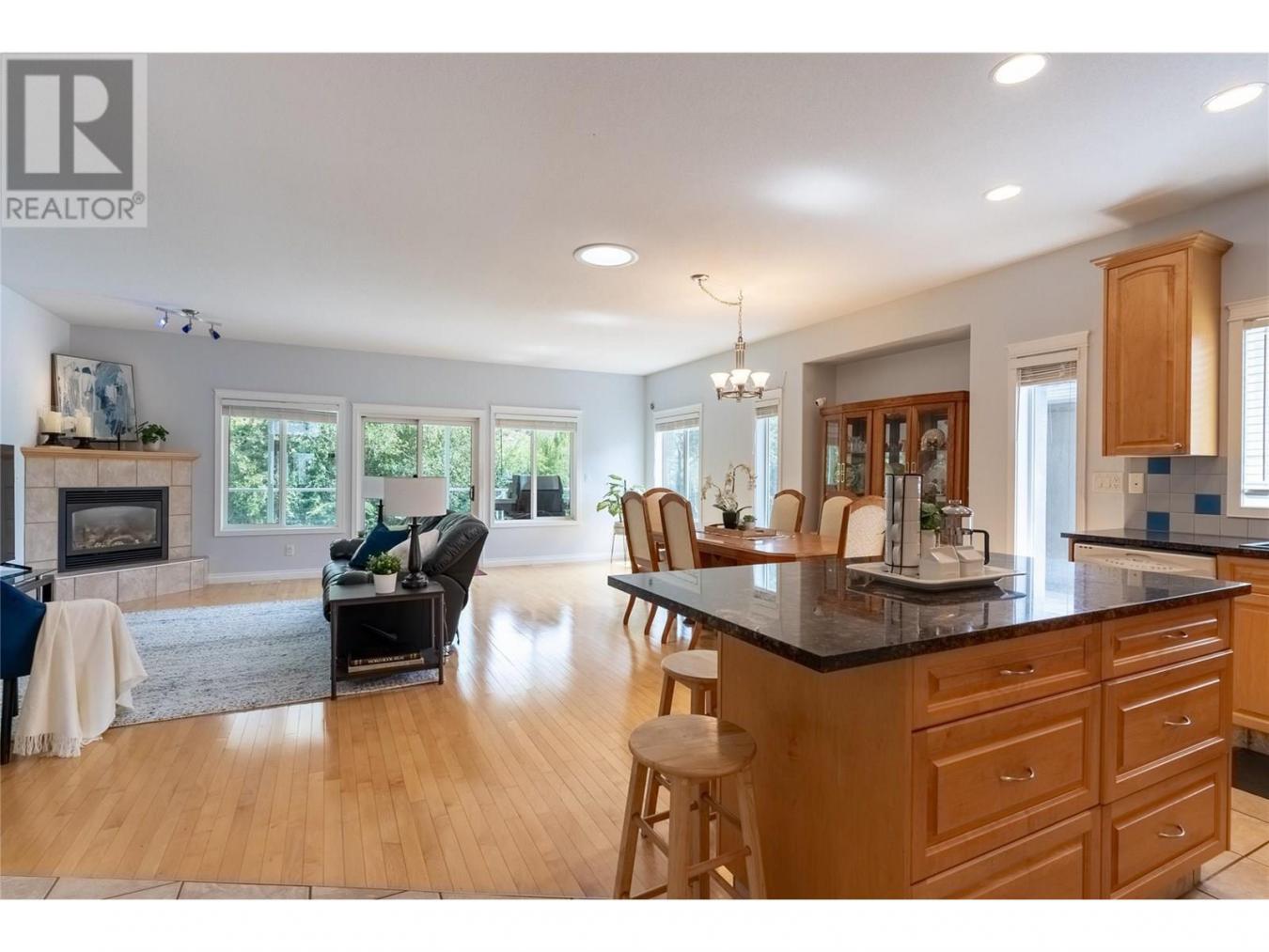 Kamloops, BC, V2B8M4, Canada, 5 Bedrooms Bedrooms, ,Residential,For Sale,1871884
