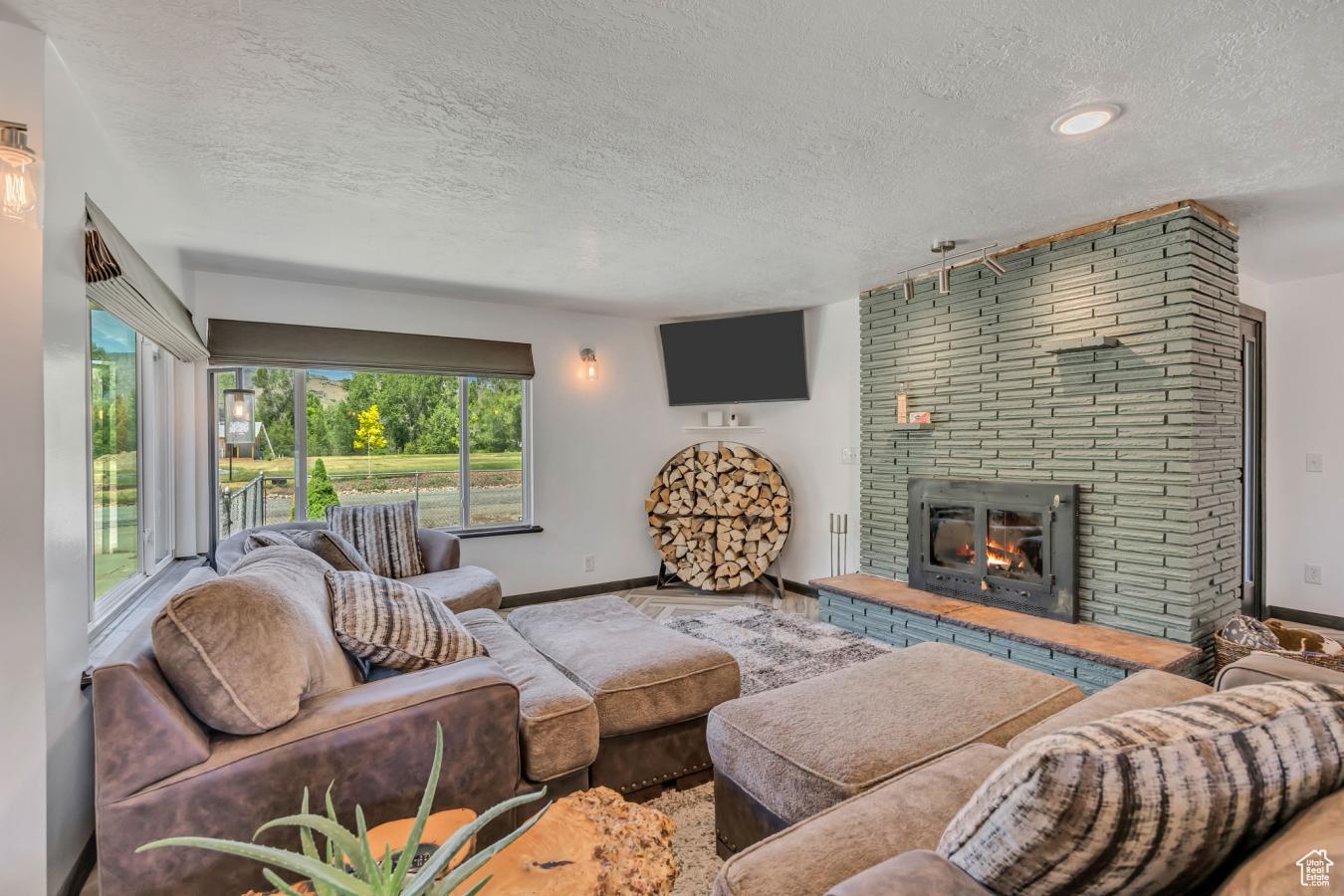 Huntsville, Utah, 84317, United States, 3 Bedrooms Bedrooms, ,1 BathroomBathrooms,Residential,For Sale,1871881