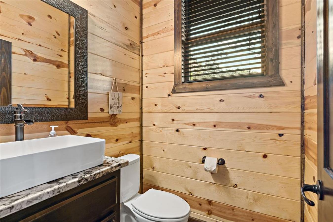 Broken Bow, Oklahoma, 74728, United States, 3 Bedrooms Bedrooms, ,3 BathroomsBathrooms,Residential,For Sale,1871880
