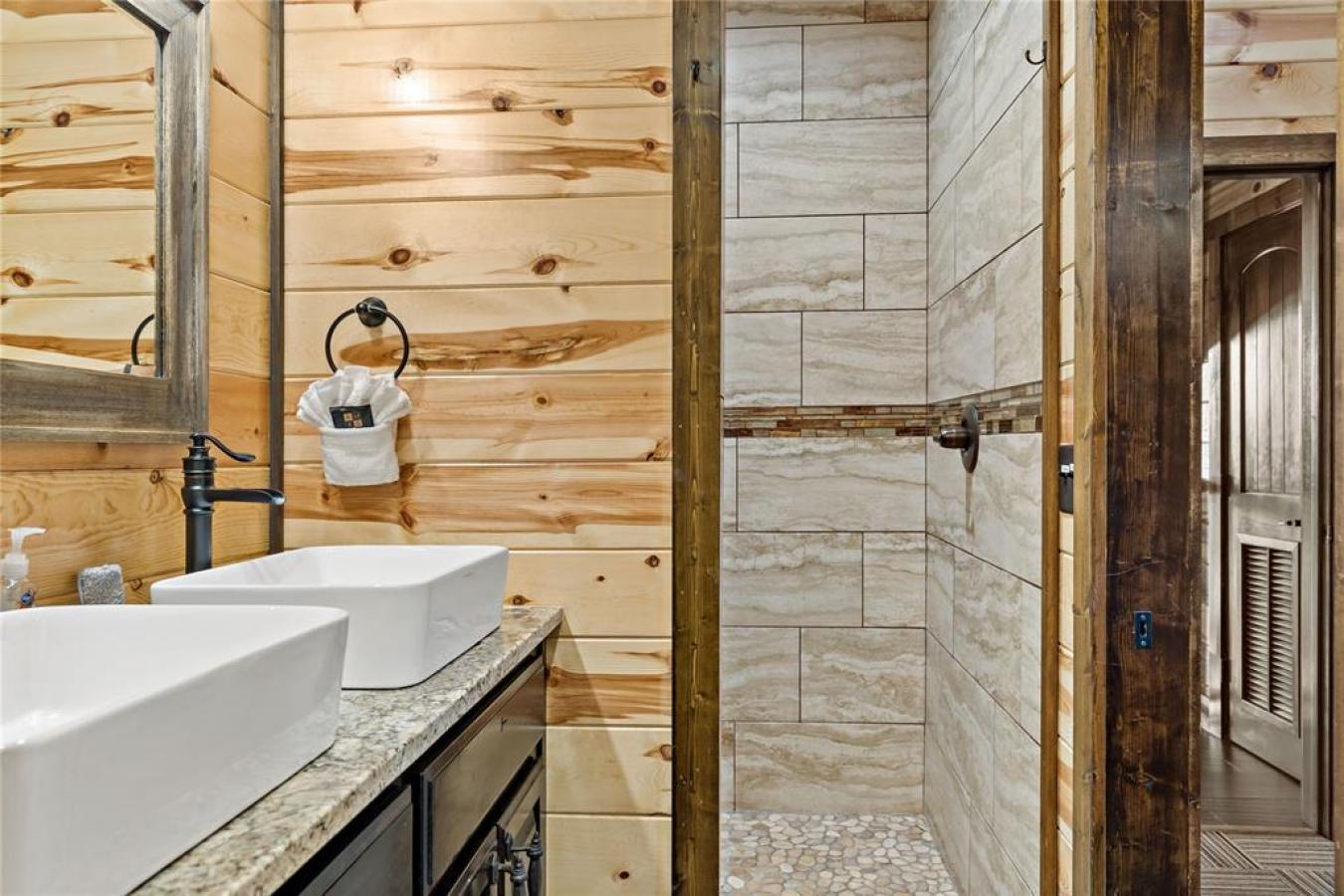 Broken Bow, Oklahoma, 74728, United States, 3 Bedrooms Bedrooms, ,3 BathroomsBathrooms,Residential,For Sale,1871880