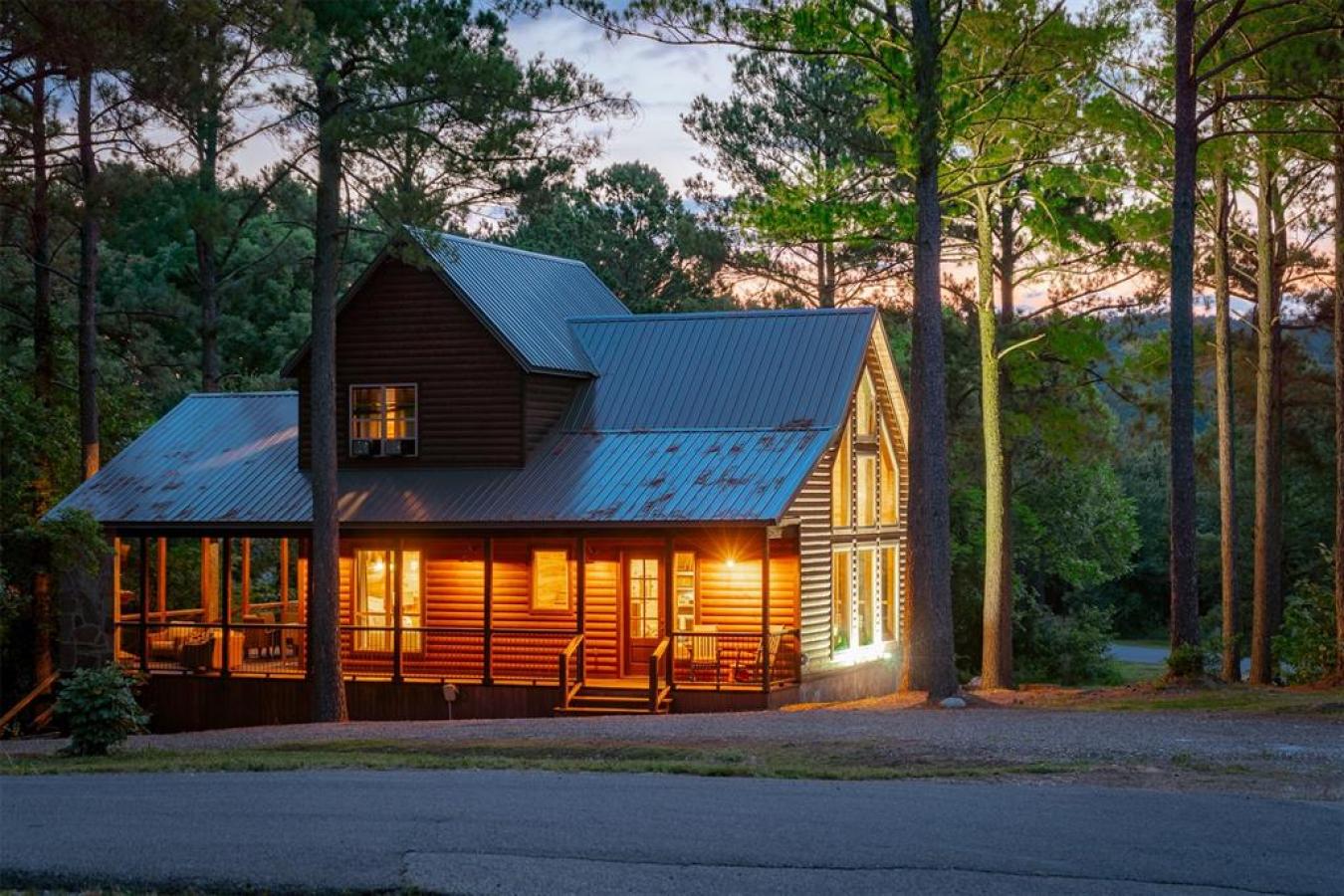 Broken Bow, Oklahoma, 74728, United States, 3 Bedrooms Bedrooms, ,3 BathroomsBathrooms,Residential,For Sale,1871880