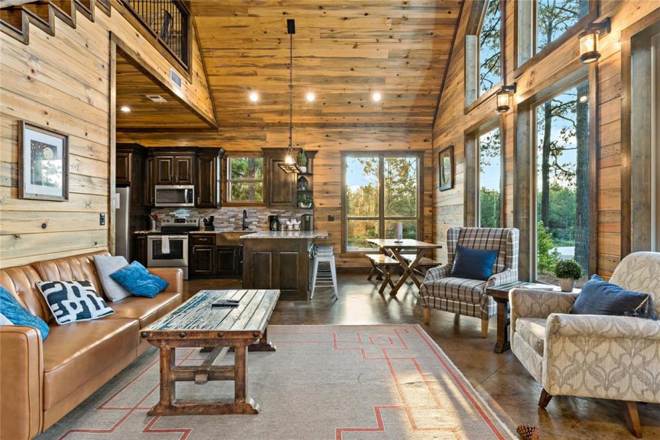 Broken Bow, Oklahoma, 74728, United States, 3 Bedrooms Bedrooms, ,3 BathroomsBathrooms,Residential,For Sale,1871880