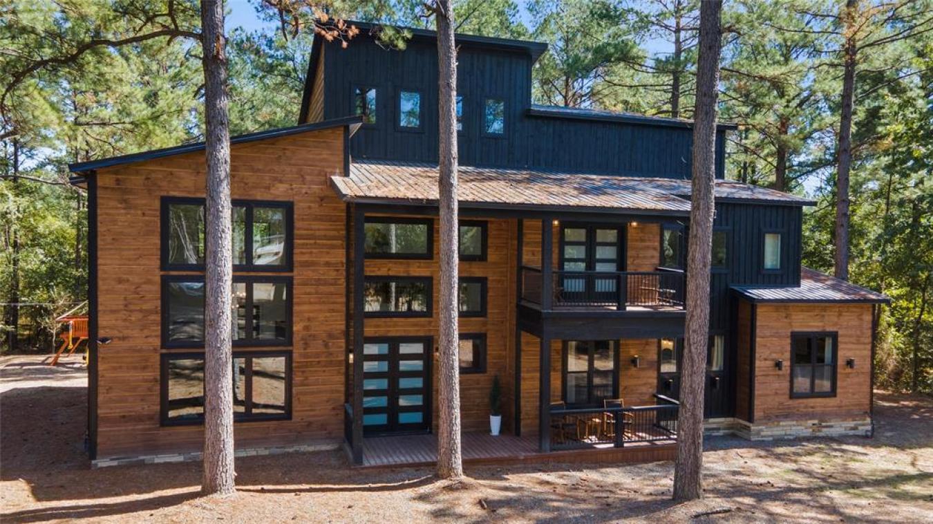 Broken Bow, Oklahoma, 74728, United States, 7 Bedrooms Bedrooms, ,6 BathroomsBathrooms,Residential,For Sale,1871876