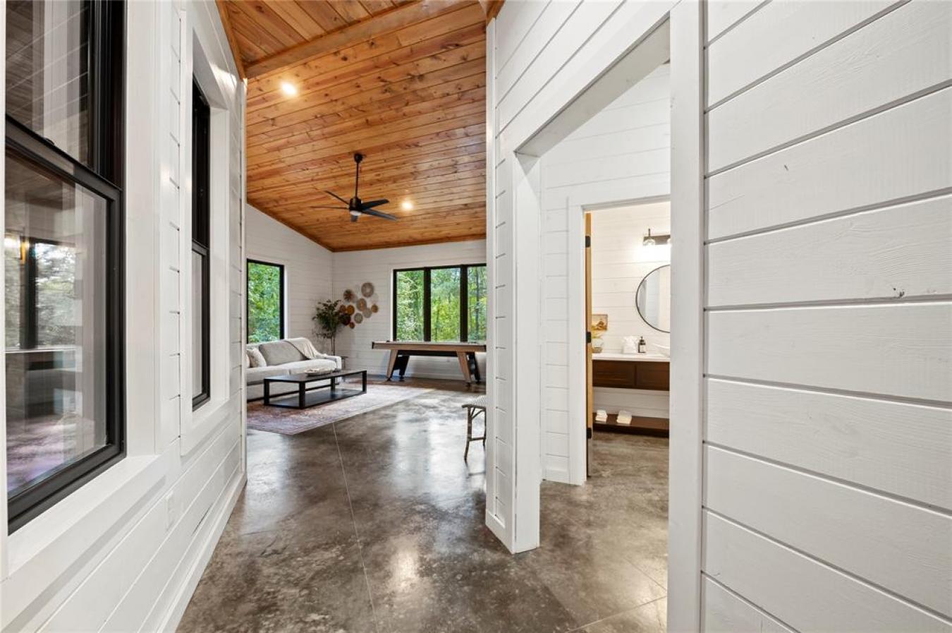 Broken Bow, Oklahoma, 74728, United States, 7 Bedrooms Bedrooms, ,6 BathroomsBathrooms,Residential,For Sale,1871876