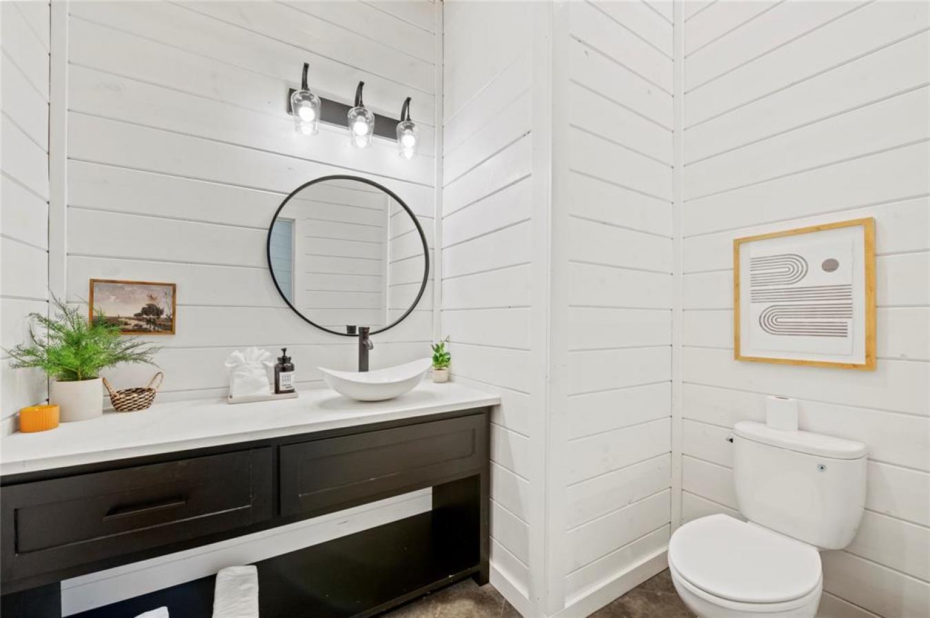 Broken Bow, Oklahoma, 74728, United States, 7 Bedrooms Bedrooms, ,6 BathroomsBathrooms,Residential,For Sale,1871876