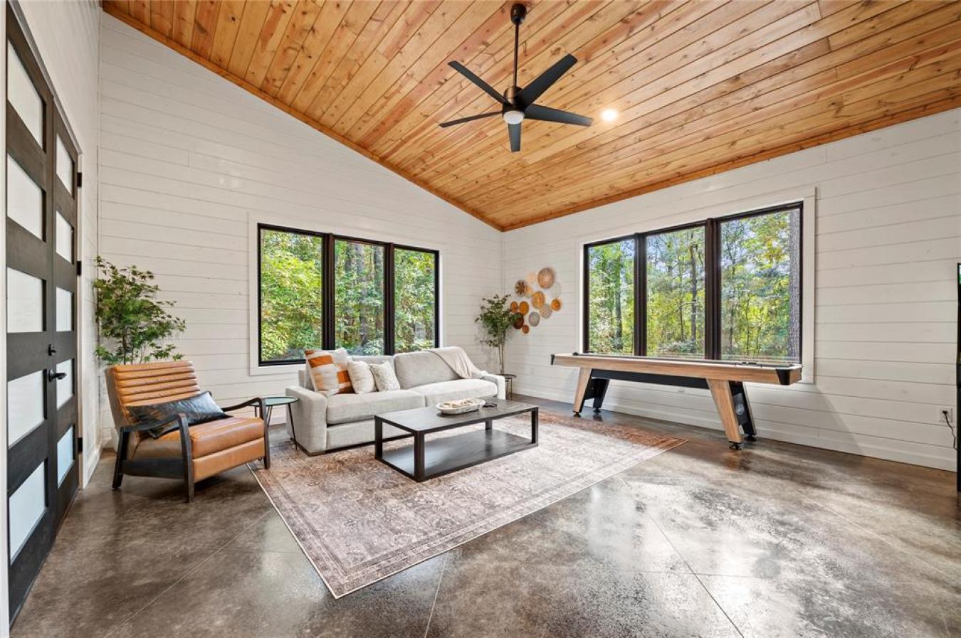 Broken Bow, Oklahoma, 74728, United States, 7 Bedrooms Bedrooms, ,6 BathroomsBathrooms,Residential,For Sale,1871876