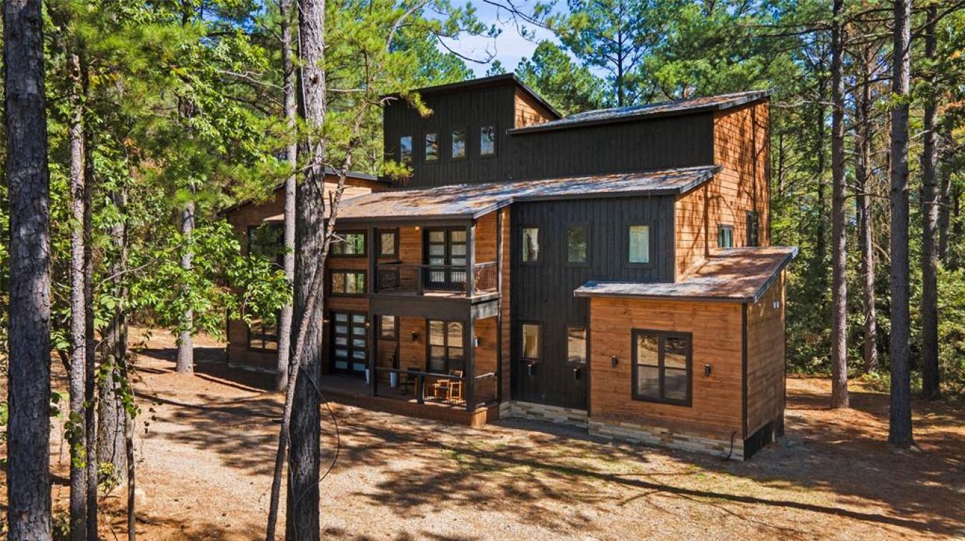 Broken Bow, Oklahoma, 74728, United States, 7 Bedrooms Bedrooms, ,6 BathroomsBathrooms,Residential,For Sale,1871876