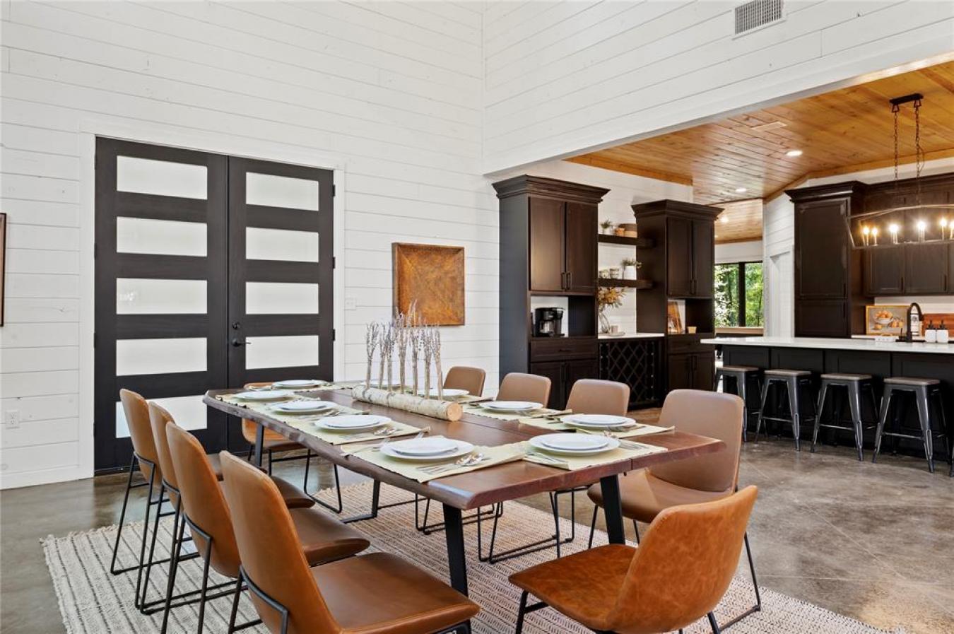 Broken Bow, Oklahoma, 74728, United States, 7 Bedrooms Bedrooms, ,6 BathroomsBathrooms,Residential,For Sale,1871876