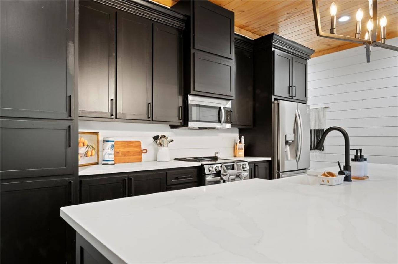 Broken Bow, Oklahoma, 74728, United States, 7 Bedrooms Bedrooms, ,6 BathroomsBathrooms,Residential,For Sale,1871876