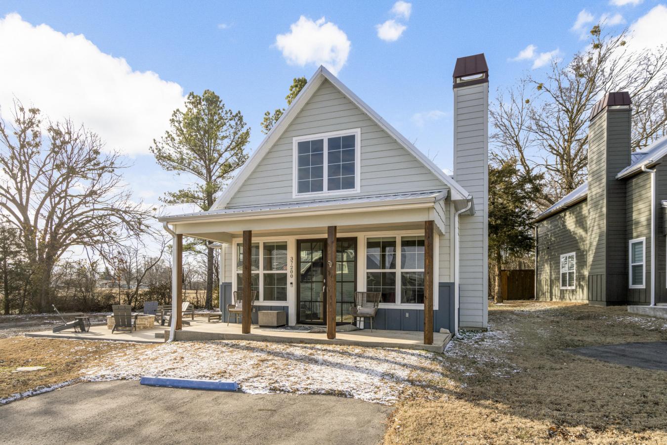 Vinita, Oklahoma, 74301, United States, 3 Bedrooms Bedrooms, ,3 BathroomsBathrooms,Residential,For Sale,1876793