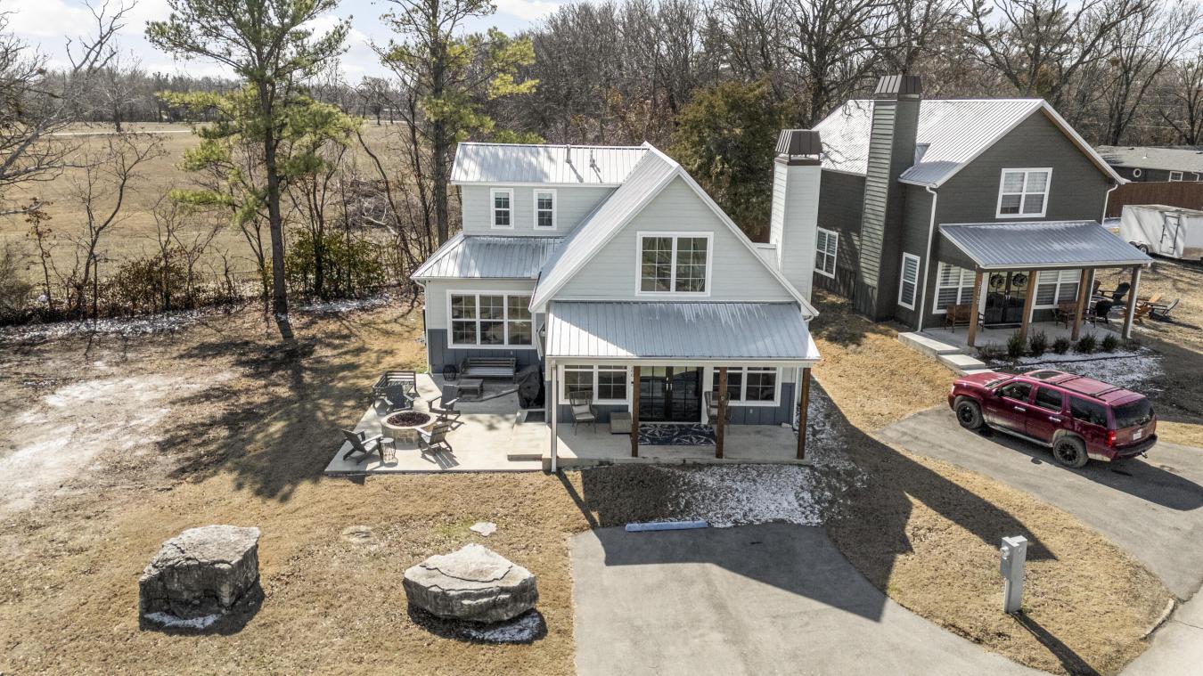 Vinita, Oklahoma, 74301, United States, 3 Bedrooms Bedrooms, ,3 BathroomsBathrooms,Residential,For Sale,1876793