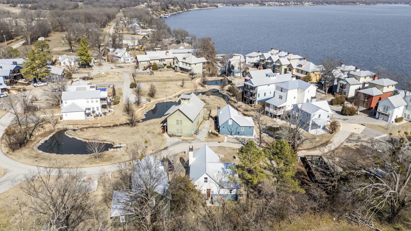 Vinita, Oklahoma, 74301, United States, 3 Bedrooms Bedrooms, ,3 BathroomsBathrooms,Residential,For Sale,1876793