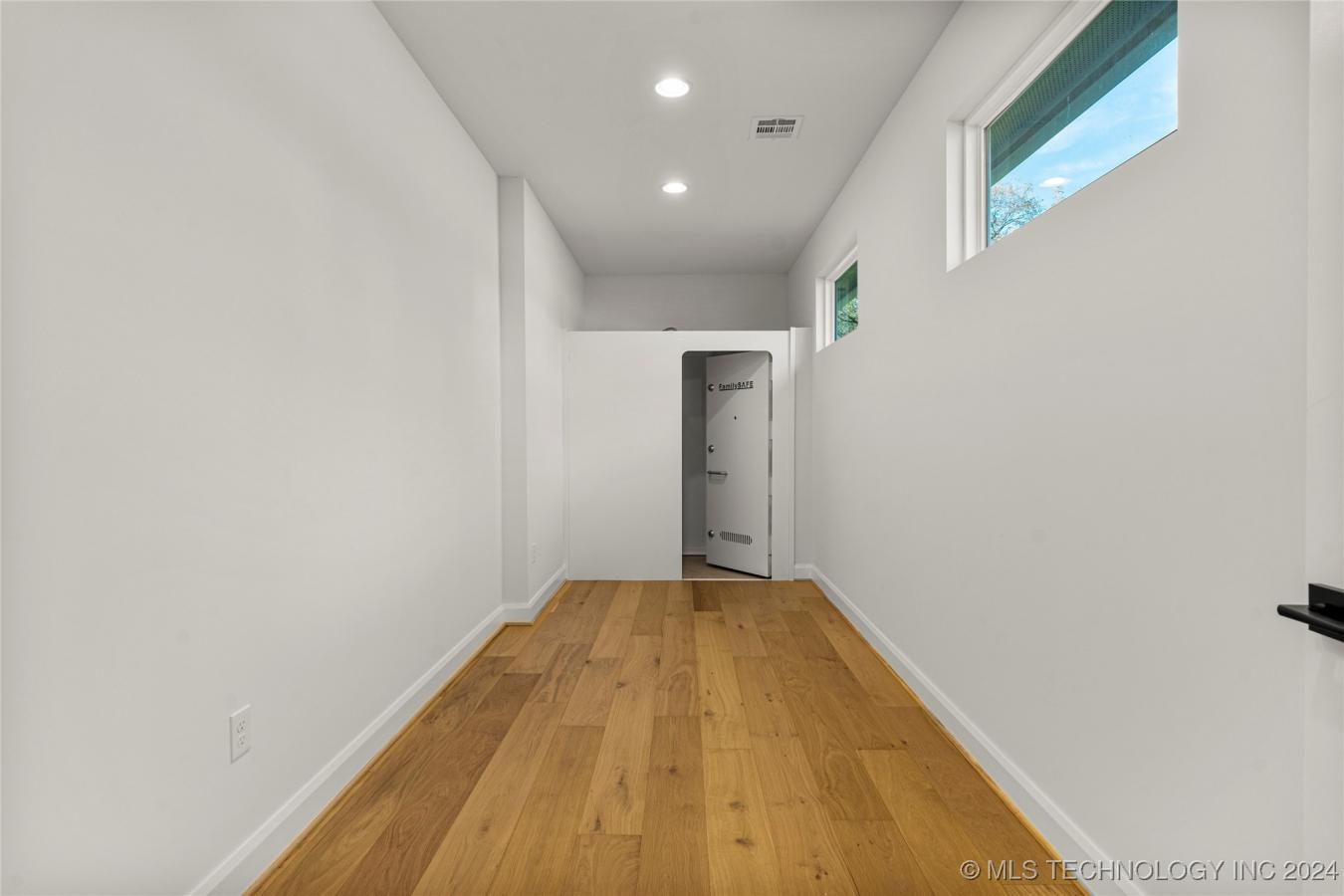 Jenks, Oklahoma, 74037, United States, 3 Bedrooms Bedrooms, ,3 BathroomsBathrooms,Residential,For Sale,1876792