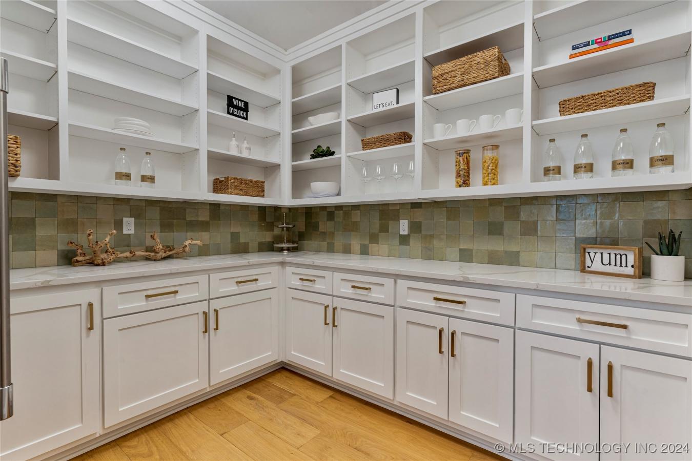 Jenks, Oklahoma, 74037, United States, 3 Bedrooms Bedrooms, ,3 BathroomsBathrooms,Residential,For Sale,1876792