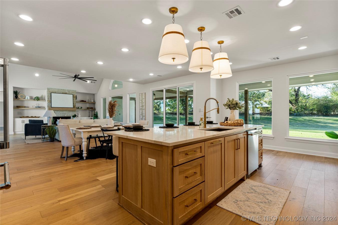 Jenks, Oklahoma, 74037, United States, 3 Bedrooms Bedrooms, ,3 BathroomsBathrooms,Residential,For Sale,1876792