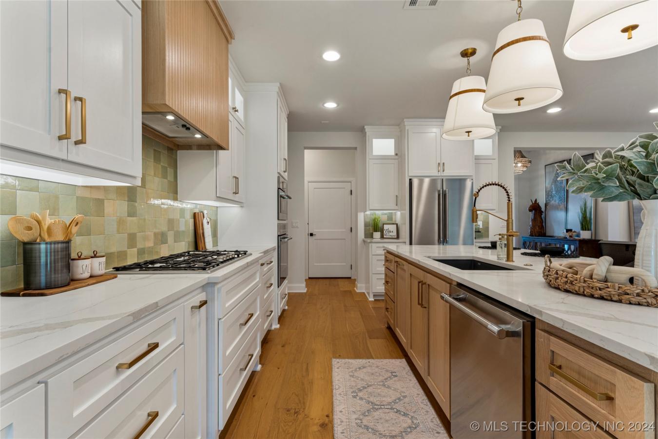 Jenks, Oklahoma, 74037, United States, 3 Bedrooms Bedrooms, ,3 BathroomsBathrooms,Residential,For Sale,1876792