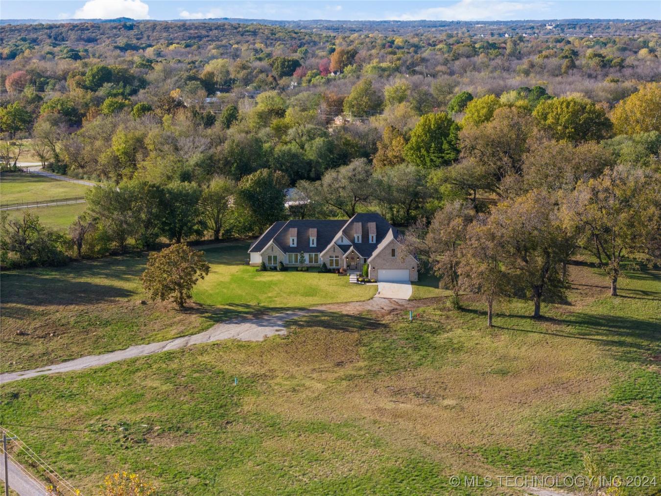 Jenks, Oklahoma, 74037, United States, 3 Bedrooms Bedrooms, ,3 BathroomsBathrooms,Residential,For Sale,1876792